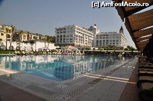 [P15] In partea dreapta si in fata sunt sezlong-urile situate sub copertina piscinei unde ziua te sufocai daca aveai ne-inspiratia sa te asezi la acele sezlong-uri » foto by Catzus
 - 
<span class="allrVoted glyphicon glyphicon-heart hidden" id="av527707"></span>
<a class="m-l-10 hidden" id="sv527707" onclick="voting_Foto_DelVot(,527707,184)" role="button">șterge vot <span class="glyphicon glyphicon-remove"></span></a>
<a id="v9527707" class=" c-red"  onclick="voting_Foto_SetVot(527707)" role="button"><span class="glyphicon glyphicon-heart-empty"></span> <b>LIKE</b> = Votează poza</a> <img class="hidden"  id="f527707W9" src="/imagini/loader.gif" border="0" /><span class="AjErrMes hidden" id="e527707ErM"></span>