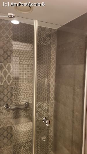 [P22] Cabina de duș » foto by k-lator
 - 
<span class="allrVoted glyphicon glyphicon-heart hidden" id="av1418107"></span>
<a class="m-l-10 hidden" id="sv1418107" onclick="voting_Foto_DelVot(,1418107,197)" role="button">șterge vot <span class="glyphicon glyphicon-remove"></span></a>
<a id="v91418107" class=" c-red"  onclick="voting_Foto_SetVot(1418107)" role="button"><span class="glyphicon glyphicon-heart-empty"></span> <b>LIKE</b> = Votează poza</a> <img class="hidden"  id="f1418107W9" src="/imagini/loader.gif" border="0" /><span class="AjErrMes hidden" id="e1418107ErM"></span>