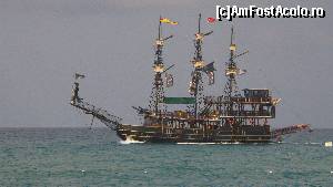 [P14] corabia de pe care rasuna in fiecare dimineata vocea lui Michael Jackson...  » foto by silvia tudoran
 - 
<span class="allrVoted glyphicon glyphicon-heart hidden" id="av641477"></span>
<a class="m-l-10 hidden" id="sv641477" onclick="voting_Foto_DelVot(,641477,203)" role="button">șterge vot <span class="glyphicon glyphicon-remove"></span></a>
<a id="v9641477" class=" c-red"  onclick="voting_Foto_SetVot(641477)" role="button"><span class="glyphicon glyphicon-heart-empty"></span> <b>LIKE</b> = Votează poza</a> <img class="hidden"  id="f641477W9" src="/imagini/loader.gif" border="0" /><span class="AjErrMes hidden" id="e641477ErM"></span>
