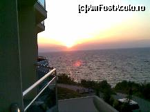 [P11] Sea Light Resort - admirând din balcon asfințitul » foto by nicole33
 - 
<span class="allrVoted glyphicon glyphicon-heart hidden" id="av390534"></span>
<a class="m-l-10 hidden" id="sv390534" onclick="voting_Foto_DelVot(,390534,215)" role="button">șterge vot <span class="glyphicon glyphicon-remove"></span></a>
<a id="v9390534" class=" c-red"  onclick="voting_Foto_SetVot(390534)" role="button"><span class="glyphicon glyphicon-heart-empty"></span> <b>LIKE</b> = Votează poza</a> <img class="hidden"  id="f390534W9" src="/imagini/loader.gif" border="0" /><span class="AjErrMes hidden" id="e390534ErM"></span>