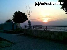 [P19] Sea Light Resort - un alt apus de soare admirat din zona restaurantelor a la carte » foto by nicole33
 - 
<span class="allrVoted glyphicon glyphicon-heart hidden" id="av390542"></span>
<a class="m-l-10 hidden" id="sv390542" onclick="voting_Foto_DelVot(,390542,215)" role="button">șterge vot <span class="glyphicon glyphicon-remove"></span></a>
<a id="v9390542" class=" c-red"  onclick="voting_Foto_SetVot(390542)" role="button"><span class="glyphicon glyphicon-heart-empty"></span> <b>LIKE</b> = Votează poza</a> <img class="hidden"  id="f390542W9" src="/imagini/loader.gif" border="0" /><span class="AjErrMes hidden" id="e390542ErM"></span>