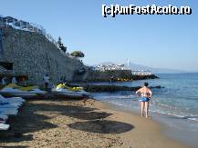 [P40] Sea Light Resort - plaja în zona centrului de sporturi nautice, iar în spate cele două pontoane din piatră » foto by nicole33
 - 
<span class="allrVoted glyphicon glyphicon-heart hidden" id="av390571"></span>
<a class="m-l-10 hidden" id="sv390571" onclick="voting_Foto_DelVot(,390571,215)" role="button">șterge vot <span class="glyphicon glyphicon-remove"></span></a>
<a id="v9390571" class=" c-red"  onclick="voting_Foto_SetVot(390571)" role="button"><span class="glyphicon glyphicon-heart-empty"></span> <b>LIKE</b> = Votează poza</a> <img class="hidden"  id="f390571W9" src="/imagini/loader.gif" border="0" /><span class="AjErrMes hidden" id="e390571ErM"></span>