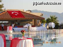 [P13] Pregătiri pentru recepţia oferiţă la piscină de Ziua naţională a Turciei » foto by src 44
 - 
<span class="allrVoted glyphicon glyphicon-heart hidden" id="av252376"></span>
<a class="m-l-10 hidden" id="sv252376" onclick="voting_Foto_DelVot(,252376,215)" role="button">șterge vot <span class="glyphicon glyphicon-remove"></span></a>
<a id="v9252376" class=" c-red"  onclick="voting_Foto_SetVot(252376)" role="button"><span class="glyphicon glyphicon-heart-empty"></span> <b>LIKE</b> = Votează poza</a> <img class="hidden"  id="f252376W9" src="/imagini/loader.gif" border="0" /><span class="AjErrMes hidden" id="e252376ErM"></span>