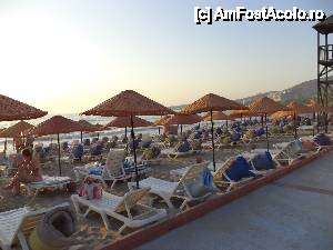 [P32] plaja de la ephesia hotel, seara » foto by beberadutoiu*
 - 
<span class="allrVoted glyphicon glyphicon-heart hidden" id="av403403"></span>
<a class="m-l-10 hidden" id="sv403403" onclick="voting_Foto_DelVot(,403403,217)" role="button">șterge vot <span class="glyphicon glyphicon-remove"></span></a>
<a id="v9403403" class=" c-red"  onclick="voting_Foto_SetVot(403403)" role="button"><span class="glyphicon glyphicon-heart-empty"></span> <b>LIKE</b> = Votează poza</a> <img class="hidden"  id="f403403W9" src="/imagini/loader.gif" border="0" /><span class="AjErrMes hidden" id="e403403ErM"></span>