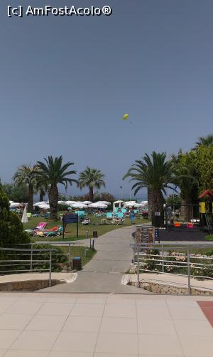 [P18] Ephesia Hotel, aleea prin grădină, spre plajă » foto by sunflower
 - 
<span class="allrVoted glyphicon glyphicon-heart hidden" id="av884487"></span>
<a class="m-l-10 hidden" id="sv884487" onclick="voting_Foto_DelVot(,884487,217)" role="button">șterge vot <span class="glyphicon glyphicon-remove"></span></a>
<a id="v9884487" class=" c-red"  onclick="voting_Foto_SetVot(884487)" role="button"><span class="glyphicon glyphicon-heart-empty"></span> <b>LIKE</b> = Votează poza</a> <img class="hidden"  id="f884487W9" src="/imagini/loader.gif" border="0" /><span class="AjErrMes hidden" id="e884487ErM"></span>