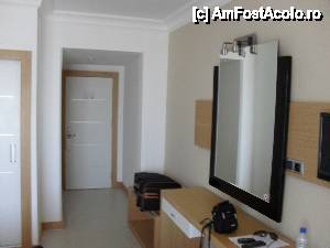 [P01] Camera noastră de la Hotel Ephesia.  » foto by velker tiberiu
 - 
<span class="allrVoted glyphicon glyphicon-heart hidden" id="av422117"></span>
<a class="m-l-10 hidden" id="sv422117" onclick="voting_Foto_DelVot(,422117,217)" role="button">șterge vot <span class="glyphicon glyphicon-remove"></span></a>
<a id="v9422117" class=" c-red"  onclick="voting_Foto_SetVot(422117)" role="button"><span class="glyphicon glyphicon-heart-empty"></span> <b>LIKE</b> = Votează poza</a> <img class="hidden"  id="f422117W9" src="/imagini/loader.gif" border="0" /><span class="AjErrMes hidden" id="e422117ErM"></span>
