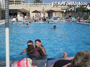 [P15] Am Fost Acolo la piscina hotelelui Ephesia!  » foto by velker tiberiu
 - 
<span class="allrVoted glyphicon glyphicon-heart hidden" id="av422132"></span>
<a class="m-l-10 hidden" id="sv422132" onclick="voting_Foto_DelVot(,422132,217)" role="button">șterge vot <span class="glyphicon glyphicon-remove"></span></a>
<a id="v9422132" class=" c-red"  onclick="voting_Foto_SetVot(422132)" role="button"><span class="glyphicon glyphicon-heart-empty"></span> <b>LIKE</b> = Votează poza</a> <img class="hidden"  id="f422132W9" src="/imagini/loader.gif" border="0" /><span class="AjErrMes hidden" id="e422132ErM"></span>