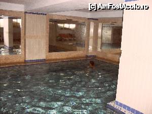 [P16] Piscina interioară a hotelului Ephesia.  » foto by velker tiberiu
 - 
<span class="allrVoted glyphicon glyphicon-heart hidden" id="av422133"></span>
<a class="m-l-10 hidden" id="sv422133" onclick="voting_Foto_DelVot(,422133,217)" role="button">șterge vot <span class="glyphicon glyphicon-remove"></span></a>
<a id="v9422133" class=" c-red"  onclick="voting_Foto_SetVot(422133)" role="button"><span class="glyphicon glyphicon-heart-empty"></span> <b>LIKE</b> = Votează poza</a> <img class="hidden"  id="f422133W9" src="/imagini/loader.gif" border="0" /><span class="AjErrMes hidden" id="e422133ErM"></span>
