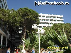 [P01] Am ajuns la Grand Efe. Prima zi de concediu. Hotelul vazut dinspre plaja.  » foto by velker tiberiu
 - 
<span class="allrVoted glyphicon glyphicon-heart hidden" id="av648648"></span>
<a class="m-l-10 hidden" id="sv648648" onclick="voting_Foto_DelVot(,648648,219)" role="button">șterge vot <span class="glyphicon glyphicon-remove"></span></a>
<a id="v9648648" class=" c-red"  onclick="voting_Foto_SetVot(648648)" role="button"><span class="glyphicon glyphicon-heart-empty"></span> <b>LIKE</b> = Votează poza</a> <img class="hidden"  id="f648648W9" src="/imagini/loader.gif" border="0" /><span class="AjErrMes hidden" id="e648648ErM"></span>