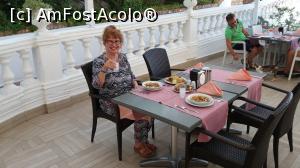 [P12] la restaurant pe terasa » foto by elenaadina
 - 
<span class="allrVoted glyphicon glyphicon-heart hidden" id="av988261"></span>
<a class="m-l-10 hidden" id="sv988261" onclick="voting_Foto_DelVot(,988261,224)" role="button">șterge vot <span class="glyphicon glyphicon-remove"></span></a>
<a id="v9988261" class=" c-red"  onclick="voting_Foto_SetVot(988261)" role="button"><span class="glyphicon glyphicon-heart-empty"></span> <b>LIKE</b> = Votează poza</a> <img class="hidden"  id="f988261W9" src="/imagini/loader.gif" border="0" /><span class="AjErrMes hidden" id="e988261ErM"></span>