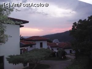 [P24] pe geamul de la livingul vilei » foto by Flaviu96
 - 
<span class="allrVoted glyphicon glyphicon-heart hidden" id="av1010952"></span>
<a class="m-l-10 hidden" id="sv1010952" onclick="voting_Foto_DelVot(,1010952,224)" role="button">șterge vot <span class="glyphicon glyphicon-remove"></span></a>
<a id="v91010952" class=" c-red"  onclick="voting_Foto_SetVot(1010952)" role="button"><span class="glyphicon glyphicon-heart-empty"></span> <b>LIKE</b> = Votează poza</a> <img class="hidden"  id="f1010952W9" src="/imagini/loader.gif" border="0" /><span class="AjErrMes hidden" id="e1010952ErM"></span>