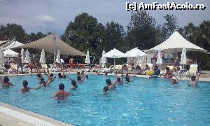 [P01] La piscina hotelului, dimineata-aquagim.  » foto by Lisa
 - 
<span class="allrVoted glyphicon glyphicon-heart hidden" id="av639279"></span>
<a class="m-l-10 hidden" id="sv639279" onclick="voting_Foto_DelVot(,639279,225)" role="button">șterge vot <span class="glyphicon glyphicon-remove"></span></a>
<a id="v9639279" class=" c-red"  onclick="voting_Foto_SetVot(639279)" role="button"><span class="glyphicon glyphicon-heart-empty"></span> <b>LIKE</b> = Votează poza</a> <img class="hidden"  id="f639279W9" src="/imagini/loader.gif" border="0" /><span class="AjErrMes hidden" id="e639279ErM"></span>