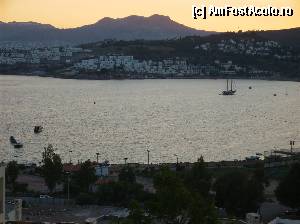 [P02] Foto din camera de hotel » foto by yuly68*
 - 
<span class="allrVoted glyphicon glyphicon-heart hidden" id="av383904"></span>
<a class="m-l-10 hidden" id="sv383904" onclick="voting_Foto_DelVot(,383904,240)" role="button">șterge vot <span class="glyphicon glyphicon-remove"></span></a>
<a id="v9383904" class=" c-red"  onclick="voting_Foto_SetVot(383904)" role="button"><span class="glyphicon glyphicon-heart-empty"></span> <b>LIKE</b> = Votează poza</a> <img class="hidden"  id="f383904W9" src="/imagini/loader.gif" border="0" /><span class="AjErrMes hidden" id="e383904ErM"></span>