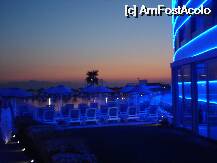 [P03] Sezlongurile de langa piscina, seara. Lumina albastra era foarte placuta, relaxanta. » foto by alinviola
 - 
<span class="allrVoted glyphicon glyphicon-heart hidden" id="av2807"></span>
<a class="m-l-10 hidden" id="sv2807" onclick="voting_Foto_DelVot(,2807,258)" role="button">șterge vot <span class="glyphicon glyphicon-remove"></span></a>
<a id="v92807" class=" c-red"  onclick="voting_Foto_SetVot(2807)" role="button"><span class="glyphicon glyphicon-heart-empty"></span> <b>LIKE</b> = Votează poza</a> <img class="hidden"  id="f2807W9" src="/imagini/loader.gif" border="0" /><span class="AjErrMes hidden" id="e2807ErM"></span>
