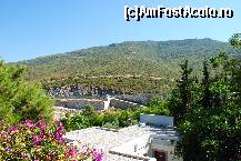 [P01] poza este facuta din usa camerei si se vede soseaua principala care duce in orasul Bodrum » foto by droniucm
 - 
<span class="allrVoted glyphicon glyphicon-heart hidden" id="av144391"></span>
<a class="m-l-10 hidden" id="sv144391" onclick="voting_Foto_DelVot(,144391,263)" role="button">șterge vot <span class="glyphicon glyphicon-remove"></span></a>
<a id="v9144391" class=" c-red"  onclick="voting_Foto_SetVot(144391)" role="button"><span class="glyphicon glyphicon-heart-empty"></span> <b>LIKE</b> = Votează poza</a> <img class="hidden"  id="f144391W9" src="/imagini/loader.gif" border="0" /><span class="AjErrMes hidden" id="e144391ErM"></span>