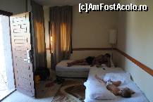 [P44] Si alt colt al camerei, precum si iesirea. Aerul conditionat era pe peretele de la baie, asa ca mereu culcam copilul dupa colt desi sincer nu era nevoie de aer conditionat pt ca era foarte acceptabil in camera si fara el » foto by droniucm
 - 
<span class="allrVoted glyphicon glyphicon-heart hidden" id="av144449"></span>
<a class="m-l-10 hidden" id="sv144449" onclick="voting_Foto_DelVot(,144449,263)" role="button">șterge vot <span class="glyphicon glyphicon-remove"></span></a>
<a id="v9144449" class=" c-red"  onclick="voting_Foto_SetVot(144449)" role="button"><span class="glyphicon glyphicon-heart-empty"></span> <b>LIKE</b> = Votează poza</a> <img class="hidden"  id="f144449W9" src="/imagini/loader.gif" border="0" /><span class="AjErrMes hidden" id="e144449ErM"></span>