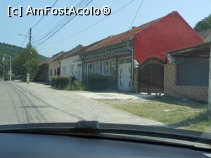 [P11] Moldova Nouă - Clădiri vechi în Moldova Nouă.  » foto by iulianic
 - 
<span class="allrVoted glyphicon glyphicon-heart hidden" id="av1105937"></span>
<a class="m-l-10 hidden" id="sv1105937" onclick="voting_Foto_DelVot(,1105937,29)" role="button">șterge vot <span class="glyphicon glyphicon-remove"></span></a>
<a id="v91105937" class=" c-red"  onclick="voting_Foto_SetVot(1105937)" role="button"><span class="glyphicon glyphicon-heart-empty"></span> <b>LIKE</b> = Votează poza</a> <img class="hidden"  id="f1105937W9" src="/imagini/loader.gif" border="0" /><span class="AjErrMes hidden" id="e1105937ErM"></span>