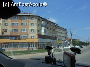 [P13] Moldova Nouă - Blocuri muncitorești în Moldova Veche.  » foto by iulianic
 - 
<span class="allrVoted glyphicon glyphicon-heart hidden" id="av1105939"></span>
<a class="m-l-10 hidden" id="sv1105939" onclick="voting_Foto_DelVot(,1105939,29)" role="button">șterge vot <span class="glyphicon glyphicon-remove"></span></a>
<a id="v91105939" class=" c-red"  onclick="voting_Foto_SetVot(1105939)" role="button"><span class="glyphicon glyphicon-heart-empty"></span> <b>LIKE</b> = Votează poza</a> <img class="hidden"  id="f1105939W9" src="/imagini/loader.gif" border="0" /><span class="AjErrMes hidden" id="e1105939ErM"></span>