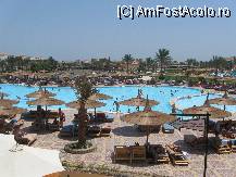 [P82] piscina din fata receptiei » foto by macra dorina*
 - 
<span class="allrVoted glyphicon glyphicon-heart hidden" id="av95295"></span>
<a class="m-l-10 hidden" id="sv95295" onclick="voting_Foto_DelVot(,95295,30)" role="button">șterge vot <span class="glyphicon glyphicon-remove"></span></a>
<a id="v995295" class=" c-red"  onclick="voting_Foto_SetVot(95295)" role="button"><span class="glyphicon glyphicon-heart-empty"></span> <b>LIKE</b> = Votează poza</a> <img class="hidden"  id="f95295W9" src="/imagini/loader.gif" border="0" /><span class="AjErrMes hidden" id="e95295ErM"></span>