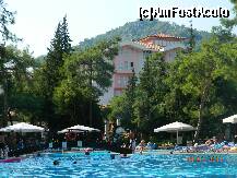 [P07] Vedere spre main building, dinspre piscina mare. » foto by garcia
 - 
<span class="allrVoted glyphicon glyphicon-heart hidden" id="av267325"></span>
<a class="m-l-10 hidden" id="sv267325" onclick="voting_Foto_DelVot(,267325,304)" role="button">șterge vot <span class="glyphicon glyphicon-remove"></span></a>
<a id="v9267325" class=" c-red"  onclick="voting_Foto_SetVot(267325)" role="button"><span class="glyphicon glyphicon-heart-empty"></span> <b>LIKE</b> = Votează poza</a> <img class="hidden"  id="f267325W9" src="/imagini/loader.gif" border="0" /><span class="AjErrMes hidden" id="e267325ErM"></span>