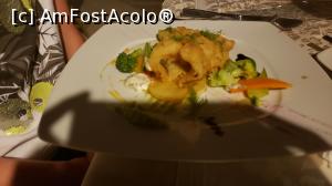 [P12] Fish'n chips la restaurantul Botanic » foto by Daniel35
 - 
<span class="allrVoted glyphicon glyphicon-heart hidden" id="av1295807"></span>
<a class="m-l-10 hidden" id="sv1295807" onclick="voting_Foto_DelVot(,1295807,308)" role="button">șterge vot <span class="glyphicon glyphicon-remove"></span></a>
<a id="v91295807" class=" c-red"  onclick="voting_Foto_SetVot(1295807)" role="button"><span class="glyphicon glyphicon-heart-empty"></span> <b>LIKE</b> = Votează poza</a> <img class="hidden"  id="f1295807W9" src="/imagini/loader.gif" border="0" /><span class="AjErrMes hidden" id="e1295807ErM"></span>