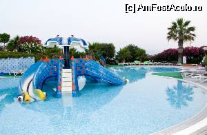 [P15] Una dintre piscinele cu tobogan acvatic pentru cei mici de la Aqua Park » foto by cdiana
 - 
<span class="allrVoted glyphicon glyphicon-heart hidden" id="av532719"></span>
<a class="m-l-10 hidden" id="sv532719" onclick="voting_Foto_DelVot(,532719,309)" role="button">șterge vot <span class="glyphicon glyphicon-remove"></span></a>
<a id="v9532719" class=" c-red"  onclick="voting_Foto_SetVot(532719)" role="button"><span class="glyphicon glyphicon-heart-empty"></span> <b>LIKE</b> = Votează poza</a> <img class="hidden"  id="f532719W9" src="/imagini/loader.gif" border="0" /><span class="AjErrMes hidden" id="e532719ErM"></span>