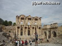 [P08] EPHESUS - Biblioteca lui Celsus - Construita in onoarea Prefectului roman Iulius Celsus,Guvernator al provinciei romane Asia, de catre fiul sau,Consulul Tiberiu Iulius Aquila » foto by A.E.N
 - 
<span class="allrVoted glyphicon glyphicon-heart hidden" id="av156806"></span>
<a class="m-l-10 hidden" id="sv156806" onclick="voting_Foto_DelVot(,156806,359)" role="button">șterge vot <span class="glyphicon glyphicon-remove"></span></a>
<a id="v9156806" class=" c-red"  onclick="voting_Foto_SetVot(156806)" role="button"><span class="glyphicon glyphicon-heart-empty"></span> <b>LIKE</b> = Votează poza</a> <img class="hidden"  id="f156806W9" src="/imagini/loader.gif" border="0" /><span class="AjErrMes hidden" id="e156806ErM"></span>