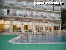[P13] *piscina - se curata in fiecare seara si se trata;
*se putea lua masa atat afara, langa piscina, cat si in interiorul hotelului(se pot vedea mesele din interior) » foto by A.E.N
 - 
<span class="allrVoted glyphicon glyphicon-heart hidden" id="av156763"></span>
<a class="m-l-10 hidden" id="sv156763" onclick="voting_Foto_DelVot(,156763,359)" role="button">șterge vot <span class="glyphicon glyphicon-remove"></span></a>
<a id="v9156763" class=" c-red"  onclick="voting_Foto_SetVot(156763)" role="button"><span class="glyphicon glyphicon-heart-empty"></span> <b>LIKE</b> = Votează poza</a> <img class="hidden"  id="f156763W9" src="/imagini/loader.gif" border="0" /><span class="AjErrMes hidden" id="e156763ErM"></span>