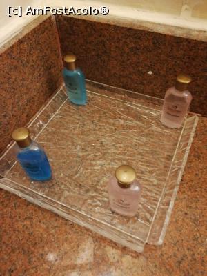 [P16] Consumabile la baie. Și un săpunel mic. Nu s-au completat deloc » foto by fra
 - 
<span class="allrVoted glyphicon glyphicon-heart hidden" id="av1022545"></span>
<a class="m-l-10 hidden" id="sv1022545" onclick="voting_Foto_DelVot(,1022545,36)" role="button">șterge vot <span class="glyphicon glyphicon-remove"></span></a>
<a id="v91022545" class=" c-red"  onclick="voting_Foto_SetVot(1022545)" role="button"><span class="glyphicon glyphicon-heart-empty"></span> <b>LIKE</b> = Votează poza</a> <img class="hidden"  id="f1022545W9" src="/imagini/loader.gif" border="0" /><span class="AjErrMes hidden" id="e1022545ErM"></span>