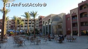 [P20] mese din apropierea restaurantului principal si a arenei cu spectacole » foto by elenaadina
 - 
<span class="allrVoted glyphicon glyphicon-heart hidden" id="av955618"></span>
<a class="m-l-10 hidden" id="sv955618" onclick="voting_Foto_DelVot(,955618,36)" role="button">șterge vot <span class="glyphicon glyphicon-remove"></span></a>
<a id="v9955618" class=" c-red"  onclick="voting_Foto_SetVot(955618)" role="button"><span class="glyphicon glyphicon-heart-empty"></span> <b>LIKE</b> = Votează poza</a> <img class="hidden"  id="f955618W9" src="/imagini/loader.gif" border="0" /><span class="AjErrMes hidden" id="e955618ErM"></span>