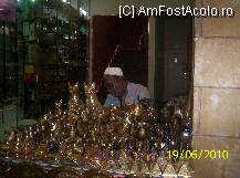 [P16] Hurghada in centru Sakala mester in aur » foto by delia58
 - 
<span class="allrVoted glyphicon glyphicon-heart hidden" id="av89536"></span>
<a class="m-l-10 hidden" id="sv89536" onclick="voting_Foto_DelVot(,89536,36)" role="button">șterge vot <span class="glyphicon glyphicon-remove"></span></a>
<a id="v989536" class=" c-red"  onclick="voting_Foto_SetVot(89536)" role="button"><span class="glyphicon glyphicon-heart-empty"></span> <b>LIKE</b> = Votează poza</a> <img class="hidden"  id="f89536W9" src="/imagini/loader.gif" border="0" /><span class="AjErrMes hidden" id="e89536ErM"></span>