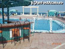 [P10] piscina si barul » foto by sorin stelistul
 - 
<span class="allrVoted glyphicon glyphicon-heart hidden" id="av191515"></span>
<a class="m-l-10 hidden" id="sv191515" onclick="voting_Foto_DelVot(,191515,362)" role="button">șterge vot <span class="glyphicon glyphicon-remove"></span></a>
<a id="v9191515" class=" c-red"  onclick="voting_Foto_SetVot(191515)" role="button"><span class="glyphicon glyphicon-heart-empty"></span> <b>LIKE</b> = Votează poza</a> <img class="hidden"  id="f191515W9" src="/imagini/loader.gif" border="0" /><span class="AjErrMes hidden" id="e191515ErM"></span>