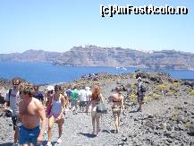 [P13] turisti in mers pe vulcan santorini » foto by Alb
 - 
<span class="allrVoted glyphicon glyphicon-heart hidden" id="av86134"></span>
<a class="m-l-10 hidden" id="sv86134" onclick="voting_Foto_DelVot(,86134,363)" role="button">șterge vot <span class="glyphicon glyphicon-remove"></span></a>
<a id="v986134" class=" c-red"  onclick="voting_Foto_SetVot(86134)" role="button"><span class="glyphicon glyphicon-heart-empty"></span> <b>LIKE</b> = Votează poza</a> <img class="hidden"  id="f86134W9" src="/imagini/loader.gif" border="0" /><span class="AjErrMes hidden" id="e86134ErM"></span>