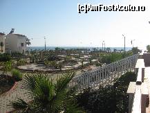 [P04] Hotel Sentinus - gradina hotelului. Se lucra la ea. Aici era un topogan mic, 2 leagane si urma sa se faca si un teren de volei.  » foto by viviv
 - 
<span class="allrVoted glyphicon glyphicon-heart hidden" id="av356173"></span>
<a class="m-l-10 hidden" id="sv356173" onclick="voting_Foto_DelVot(,356173,365)" role="button">șterge vot <span class="glyphicon glyphicon-remove"></span></a>
<a id="v9356173" class=" c-red"  onclick="voting_Foto_SetVot(356173)" role="button"><span class="glyphicon glyphicon-heart-empty"></span> <b>LIKE</b> = Votează poza</a> <img class="hidden"  id="f356173W9" src="/imagini/loader.gif" border="0" /><span class="AjErrMes hidden" id="e356173ErM"></span>