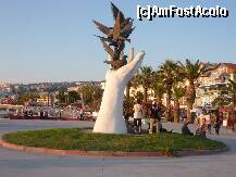 [P16] celebra statuie de pe faleza ..si porumbeii care au dat numele orasului.. » foto by lalita21
 - 
<span class="allrVoted glyphicon glyphicon-heart hidden" id="av180117"></span>
<a class="m-l-10 hidden" id="sv180117" onclick="voting_Foto_DelVot(,180117,366)" role="button">șterge vot <span class="glyphicon glyphicon-remove"></span></a>
<a id="v9180117" class=" c-red"  onclick="voting_Foto_SetVot(180117)" role="button"><span class="glyphicon glyphicon-heart-empty"></span> <b>LIKE</b> = Votează poza</a> <img class="hidden"  id="f180117W9" src="/imagini/loader.gif" border="0" /><span class="AjErrMes hidden" id="e180117ErM"></span>