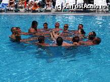 [P06] gimnastica in piscina » foto by Ernst Gigea
 - 
<span class="allrVoted glyphicon glyphicon-heart hidden" id="av10924"></span>
<a class="m-l-10 hidden" id="sv10924" onclick="voting_Foto_DelVot(,10924,366)" role="button">șterge vot <span class="glyphicon glyphicon-remove"></span></a>
<a id="v910924" class=" c-red"  onclick="voting_Foto_SetVot(10924)" role="button"><span class="glyphicon glyphicon-heart-empty"></span> <b>LIKE</b> = Votează poza</a> <img class="hidden"  id="f10924W9" src="/imagini/loader.gif" border="0" /><span class="AjErrMes hidden" id="e10924ErM"></span>