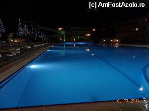 [P11] Piscina seara. Vedere dinspre scena spre corpul din dreapta.  » foto by ⭐ValentinB_88⭐
 - 
<span class="allrVoted glyphicon glyphicon-heart hidden" id="av529984"></span>
<a class="m-l-10 hidden" id="sv529984" onclick="voting_Foto_DelVot(,529984,366)" role="button">șterge vot <span class="glyphicon glyphicon-remove"></span></a>
<a id="v9529984" class=" c-red"  onclick="voting_Foto_SetVot(529984)" role="button"><span class="glyphicon glyphicon-heart-empty"></span> <b>LIKE</b> = Votează poza</a> <img class="hidden"  id="f529984W9" src="/imagini/loader.gif" border="0" /><span class="AjErrMes hidden" id="e529984ErM"></span>