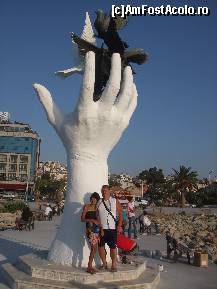 [P27] Daca treci prin kusadasi si nu faci o poza aici...degeaba ai fost ! » foto by bigu_2006_rapid
 - 
<span class="allrVoted glyphicon glyphicon-heart hidden" id="av15925"></span>
<a class="m-l-10 hidden" id="sv15925" onclick="voting_Foto_DelVot(,15925,366)" role="button">șterge vot <span class="glyphicon glyphicon-remove"></span></a>
<a id="v915925" class=" c-red"  onclick="voting_Foto_SetVot(15925)" role="button"><span class="glyphicon glyphicon-heart-empty"></span> <b>LIKE</b> = Votează poza</a> <img class="hidden"  id="f15925W9" src="/imagini/loader.gif" border="0" /><span class="AjErrMes hidden" id="e15925ErM"></span>