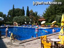 [P19] Piscina, gradina, masutele unde puteai servi de la bar.  » foto by penelopa
 - 
<span class="allrVoted glyphicon glyphicon-heart hidden" id="av456437"></span>
<a class="m-l-10 hidden" id="sv456437" onclick="voting_Foto_DelVot(,456437,369)" role="button">șterge vot <span class="glyphicon glyphicon-remove"></span></a>
<a id="v9456437" class=" c-red"  onclick="voting_Foto_SetVot(456437)" role="button"><span class="glyphicon glyphicon-heart-empty"></span> <b>LIKE</b> = Votează poza</a> <img class="hidden"  id="f456437W9" src="/imagini/loader.gif" border="0" /><span class="AjErrMes hidden" id="e456437ErM"></span>