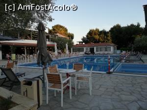 [P06] Piscina si restaurantul » foto by MANDOX
 - 
<span class="allrVoted glyphicon glyphicon-heart hidden" id="av1073273"></span>
<a class="m-l-10 hidden" id="sv1073273" onclick="voting_Foto_DelVot(,1073273,369)" role="button">șterge vot <span class="glyphicon glyphicon-remove"></span></a>
<a id="v91073273" class=" c-red"  onclick="voting_Foto_SetVot(1073273)" role="button"><span class="glyphicon glyphicon-heart-empty"></span> <b>LIKE</b> = Votează poza</a> <img class="hidden"  id="f1073273W9" src="/imagini/loader.gif" border="0" /><span class="AjErrMes hidden" id="e1073273ErM"></span>
