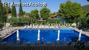[P07] piscina din faţa restaurantului » foto by lauraned
 - 
<span class="allrVoted glyphicon glyphicon-heart hidden" id="av1078238"></span>
<a class="m-l-10 hidden" id="sv1078238" onclick="voting_Foto_DelVot(,1078238,369)" role="button">șterge vot <span class="glyphicon glyphicon-remove"></span></a>
<a id="v91078238" class=" c-red"  onclick="voting_Foto_SetVot(1078238)" role="button"><span class="glyphicon glyphicon-heart-empty"></span> <b>LIKE</b> = Votează poza</a> <img class="hidden"  id="f1078238W9" src="/imagini/loader.gif" border="0" /><span class="AjErrMes hidden" id="e1078238ErM"></span>