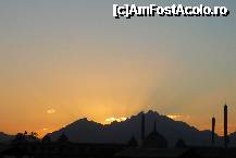 [P28] Fotografie de pe terasa hotelului.In plan indepartat muntii desertului.. » foto by adinasilvia
 - 
<span class="allrVoted glyphicon glyphicon-heart hidden" id="av320617"></span>
<a class="m-l-10 hidden" id="sv320617" onclick="voting_Foto_DelVot(,320617,37)" role="button">șterge vot <span class="glyphicon glyphicon-remove"></span></a>
<a id="v9320617" class=" c-red"  onclick="voting_Foto_SetVot(320617)" role="button"><span class="glyphicon glyphicon-heart-empty"></span> <b>LIKE</b> = Votează poza</a> <img class="hidden"  id="f320617W9" src="/imagini/loader.gif" border="0" /><span class="AjErrMes hidden" id="e320617ErM"></span>