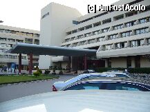 [P1x] Intrare hotel » foto by relu58
 - 
<span class="allrVoted glyphicon glyphicon-heart hidden" id="av176"></span>
<a class="m-l-10 hidden" id="sv176" onclick="voting_Foto_DelVot(,176,374)" role="button">șterge vot <span class="glyphicon glyphicon-remove"></span></a>
<a id="v9176" class=" c-red"  onclick="voting_Foto_SetVot(176)" role="button"><span class="glyphicon glyphicon-heart-empty"></span> <b>LIKE</b> = Votează poza</a> <img class="hidden"  id="f176W9" src="/imagini/loader.gif" border="0" /><span class="AjErrMes hidden" id="e176ErM"></span>