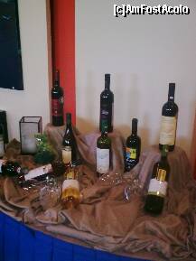 [P109] Sticle de vin expuse la intrarea în restaurantul de la hotel Sithonia » foto by Aeerdna*
 - 
<span class="allrVoted glyphicon glyphicon-heart hidden" id="av247564"></span>
<a class="m-l-10 hidden" id="sv247564" onclick="voting_Foto_DelVot(,247564,374)" role="button">șterge vot <span class="glyphicon glyphicon-remove"></span></a>
<a id="v9247564" class=" c-red"  onclick="voting_Foto_SetVot(247564)" role="button"><span class="glyphicon glyphicon-heart-empty"></span> <b>LIKE</b> = Votează poza</a> <img class="hidden"  id="f247564W9" src="/imagini/loader.gif" border="0" /><span class="AjErrMes hidden" id="e247564ErM"></span>