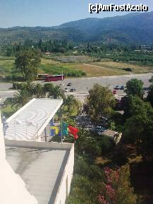 [P128] Intrarea la hotel Sithonia » foto by Aeerdna*
 - 
<span class="allrVoted glyphicon glyphicon-heart hidden" id="av247587"></span>
<a class="m-l-10 hidden" id="sv247587" onclick="voting_Foto_DelVot(,247587,374)" role="button">șterge vot <span class="glyphicon glyphicon-remove"></span></a>
<a id="v9247587" class=" c-red"  onclick="voting_Foto_SetVot(247587)" role="button"><span class="glyphicon glyphicon-heart-empty"></span> <b>LIKE</b> = Votează poza</a> <img class="hidden"  id="f247587W9" src="/imagini/loader.gif" border="0" /><span class="AjErrMes hidden" id="e247587ErM"></span>
