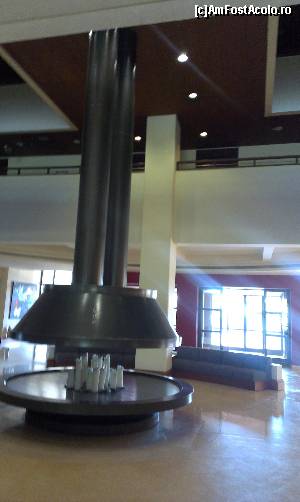 [P05] Meliton Deluxe [Porto Carras Resort] - grandiosul lobby.  » foto by bogumil
 - 
<span class="allrVoted glyphicon glyphicon-heart hidden" id="av615746"></span>
<a class="m-l-10 hidden" id="sv615746" onclick="voting_Foto_DelVot(,615746,374)" role="button">șterge vot <span class="glyphicon glyphicon-remove"></span></a>
<a id="v9615746" class=" c-red"  onclick="voting_Foto_SetVot(615746)" role="button"><span class="glyphicon glyphicon-heart-empty"></span> <b>LIKE</b> = Votează poza</a> <img class="hidden"  id="f615746W9" src="/imagini/loader.gif" border="0" /><span class="AjErrMes hidden" id="e615746ErM"></span>