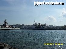 [P28] vapoare in Canakkale » foto by adryana
 - 
<span class="allrVoted glyphicon glyphicon-heart hidden" id="av215865"></span>
<a class="m-l-10 hidden" id="sv215865" onclick="voting_Foto_DelVot(,215865,377)" role="button">șterge vot <span class="glyphicon glyphicon-remove"></span></a>
<a id="v9215865" class=" c-red"  onclick="voting_Foto_SetVot(215865)" role="button"><span class="glyphicon glyphicon-heart-empty"></span> <b>LIKE</b> = Votează poza</a> <img class="hidden"  id="f215865W9" src="/imagini/loader.gif" border="0" /><span class="AjErrMes hidden" id="e215865ErM"></span>