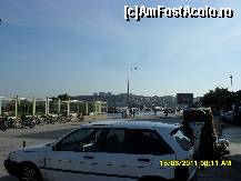 [P07] undeva in fata , dupa copacii care se vad, mergand pe langa mare, este renumitul Cal din Canakkale » foto by adryana
 - 
<span class="allrVoted glyphicon glyphicon-heart hidden" id="av215844"></span>
<a class="m-l-10 hidden" id="sv215844" onclick="voting_Foto_DelVot(,215844,377)" role="button">șterge vot <span class="glyphicon glyphicon-remove"></span></a>
<a id="v9215844" class=" c-red"  onclick="voting_Foto_SetVot(215844)" role="button"><span class="glyphicon glyphicon-heart-empty"></span> <b>LIKE</b> = Votează poza</a> <img class="hidden"  id="f215844W9" src="/imagini/loader.gif" border="0" /><span class="AjErrMes hidden" id="e215844ErM"></span>