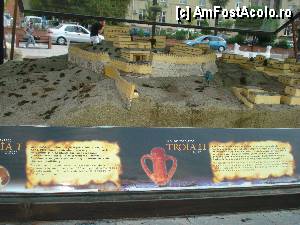 [P16] alta piramida din sticla care prezinta Troia in miniatura.  » foto by adryana
 - 
<span class="allrVoted glyphicon glyphicon-heart hidden" id="av365501"></span>
<a class="m-l-10 hidden" id="sv365501" onclick="voting_Foto_DelVot(,365501,377)" role="button">șterge vot <span class="glyphicon glyphicon-remove"></span></a>
<a id="v9365501" class=" c-red"  onclick="voting_Foto_SetVot(365501)" role="button"><span class="glyphicon glyphicon-heart-empty"></span> <b>LIKE</b> = Votează poza</a> <img class="hidden"  id="f365501W9" src="/imagini/loader.gif" border="0" /><span class="AjErrMes hidden" id="e365501ErM"></span>