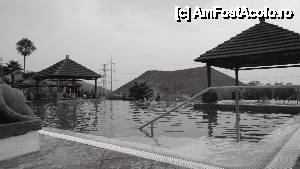 [P12] Piscina in alb-negru » foto by liviadavidescu
 - 
<span class="allrVoted glyphicon glyphicon-heart hidden" id="av465398"></span>
<a class="m-l-10 hidden" id="sv465398" onclick="voting_Foto_DelVot(,465398,398)" role="button">șterge vot <span class="glyphicon glyphicon-remove"></span></a>
<a id="v9465398" class=" c-red"  onclick="voting_Foto_SetVot(465398)" role="button"><span class="glyphicon glyphicon-heart-empty"></span> <b>LIKE</b> = Votează poza</a> <img class="hidden"  id="f465398W9" src="/imagini/loader.gif" border="0" /><span class="AjErrMes hidden" id="e465398ErM"></span>